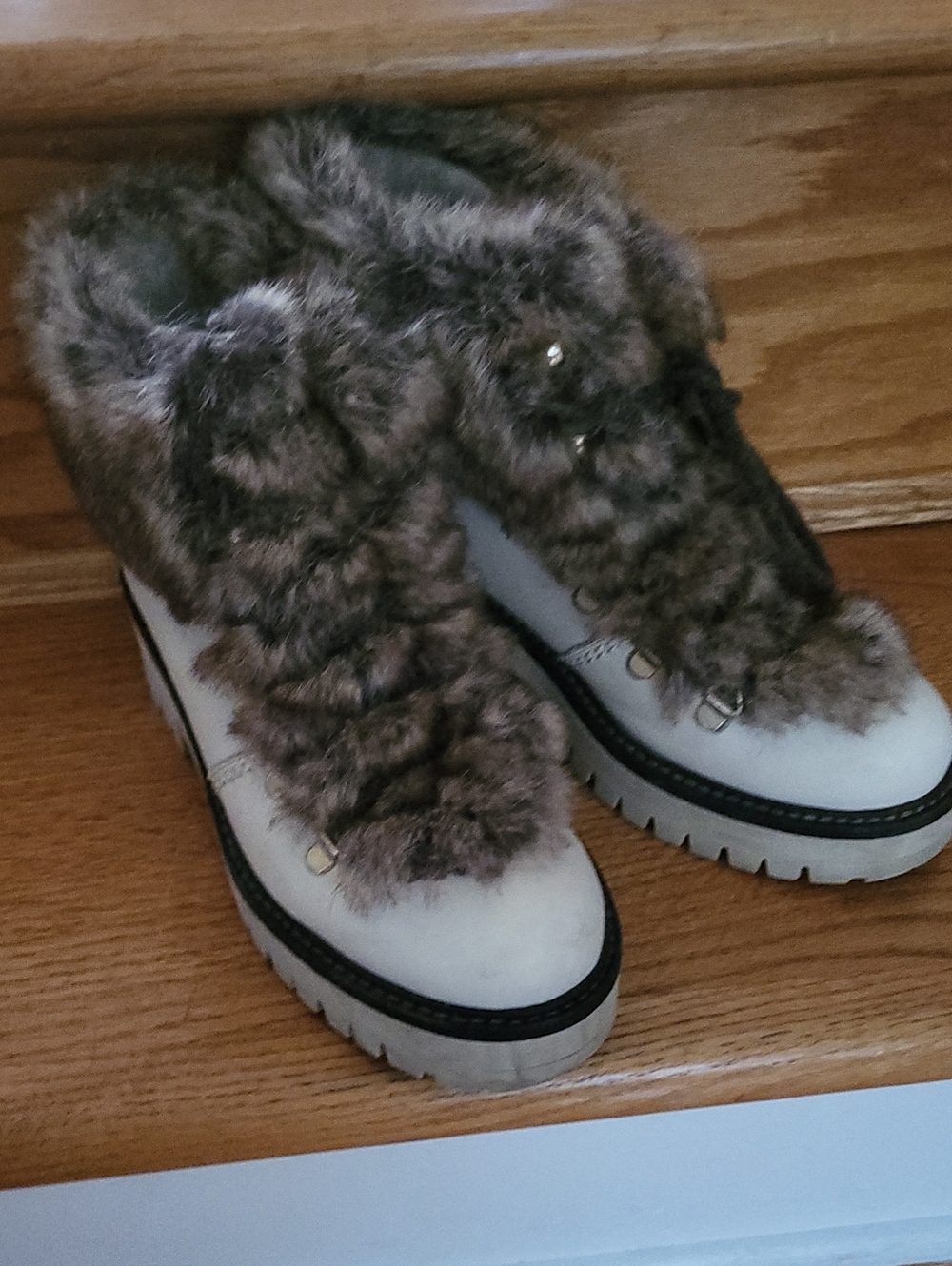 Like New Winter Boots Browns 37